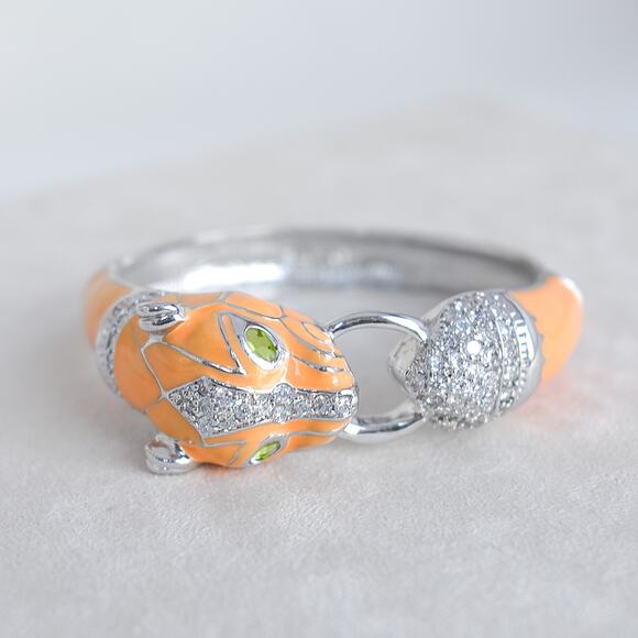 Vintage Noir Yellow Enamel Panther Head Clamper Bracelet Gold Tone Rhinestones - Picture 3 of 10